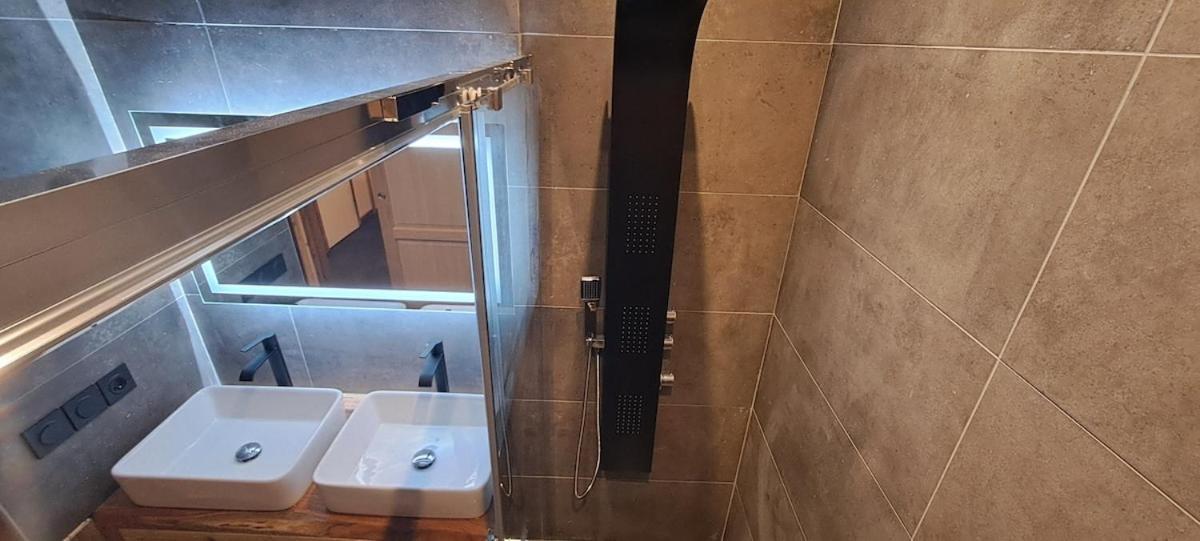 Maison A Moutiers 3 Vallees 4 Chambres 10 Pers מראה חיצוני תמונה